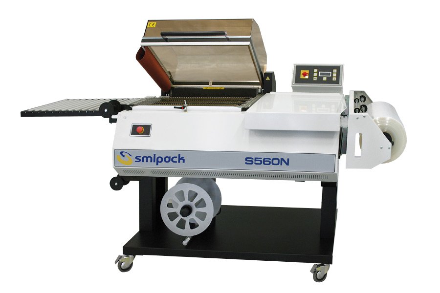 Chamber shrink wrapping machines
