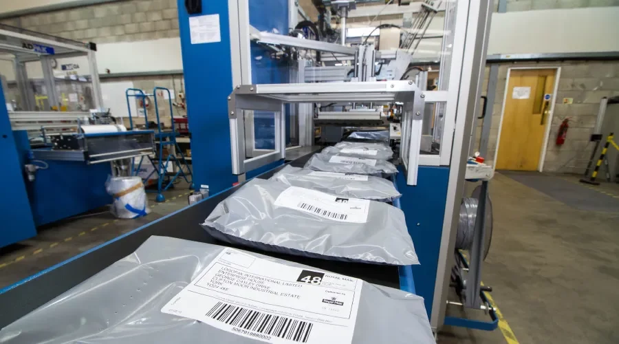 Apparel-E-Commerce Packing