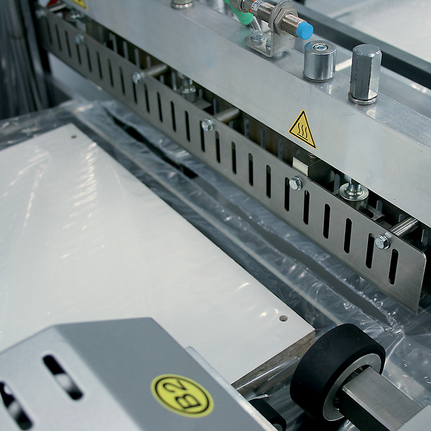 trim sealing machine
